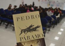 Suena un maratón de “Pedro Páramo”, un canto de la tierra en voz alta